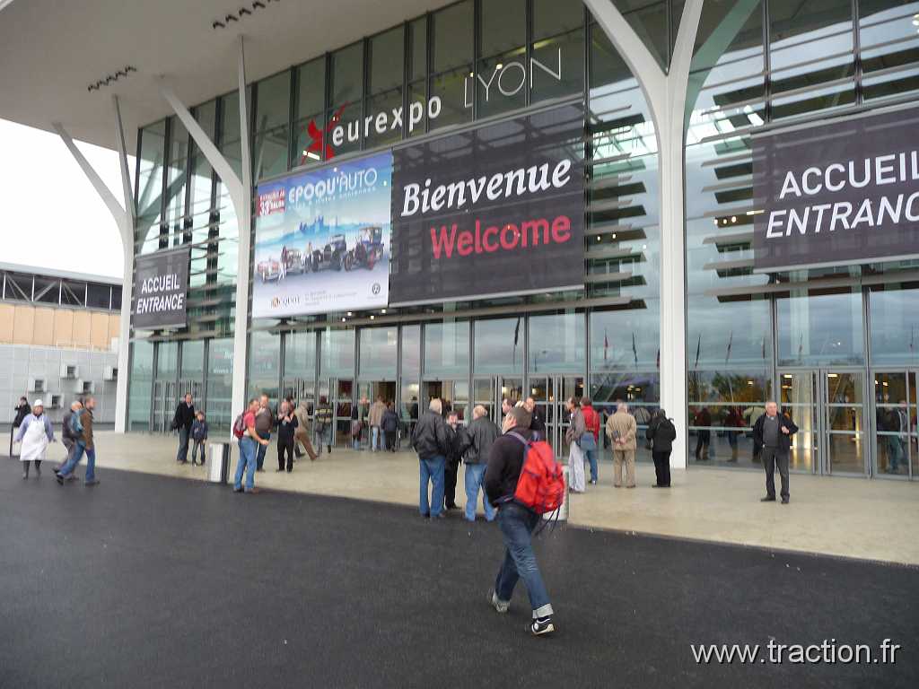 2011_epoquauto (5).jpg - 05/11/2011 - 69000 LYON - EPOQU'AUTO - 33ème Salon International Autos & Motos Anciennes - Entrée du salon